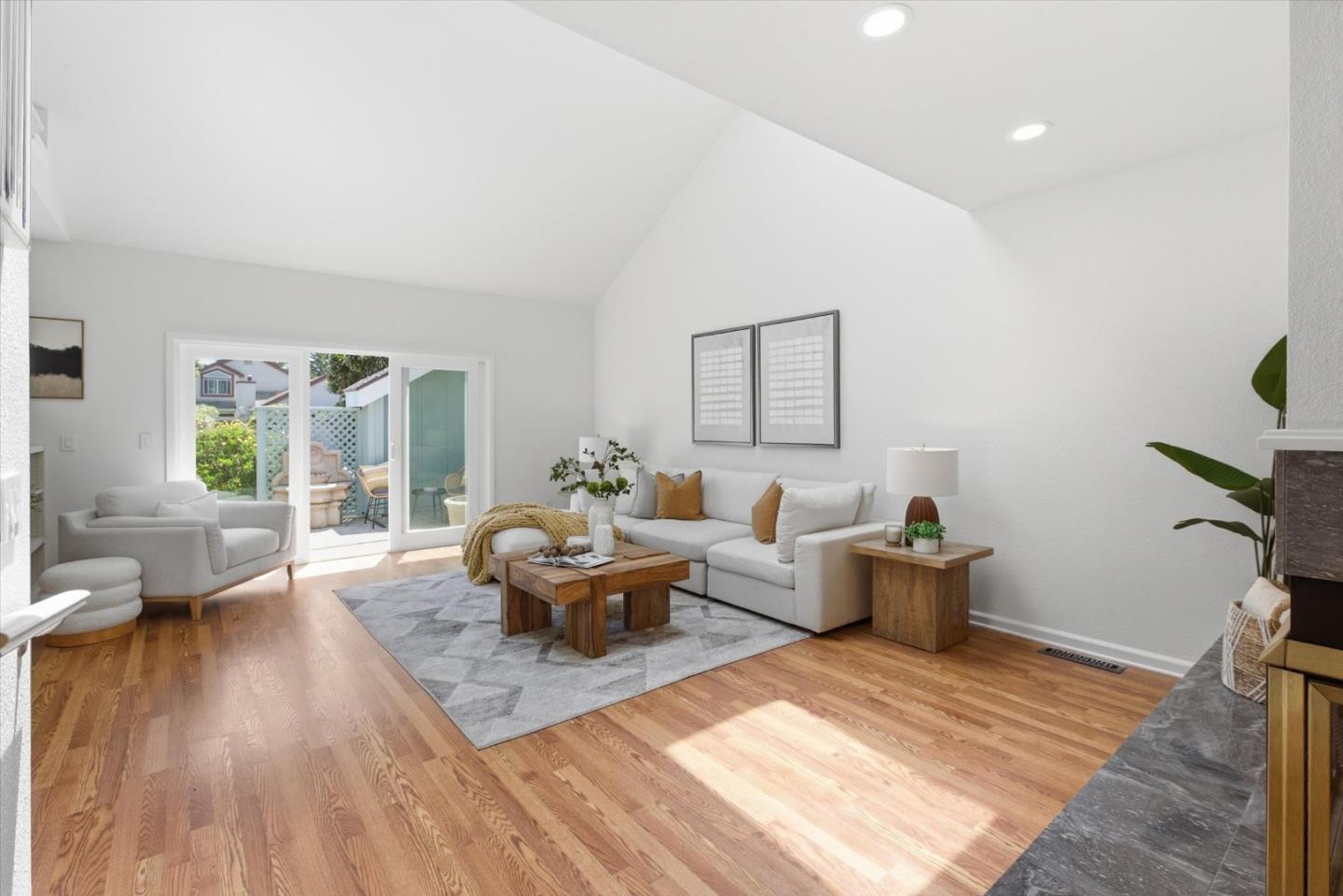 424 Greenbrier RD