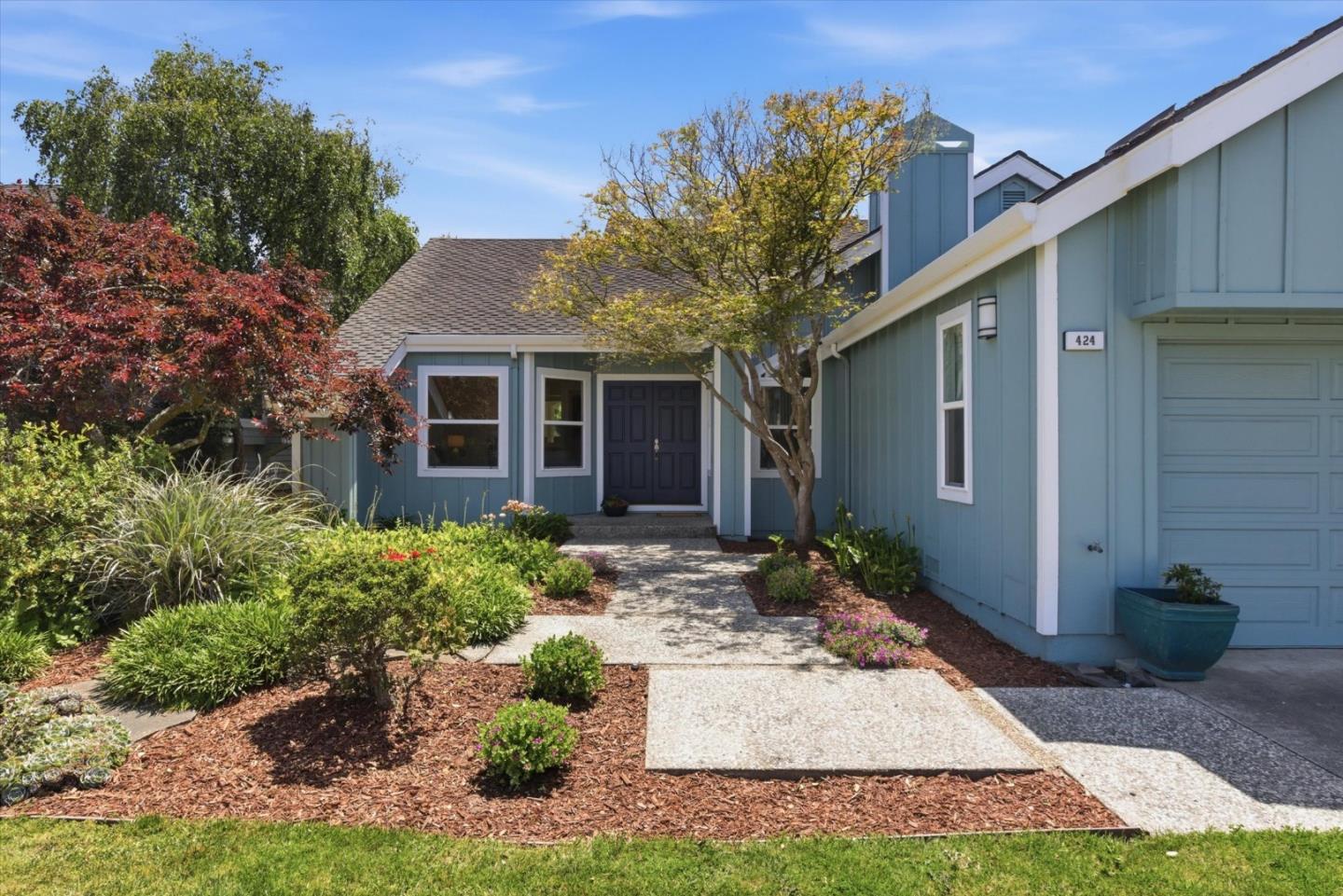 424 Greenbrier RD