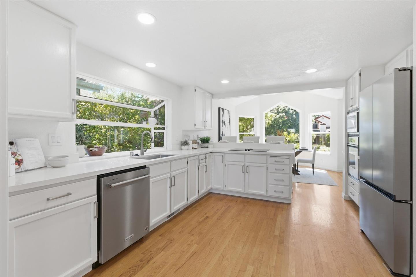 424 Greenbrier RD