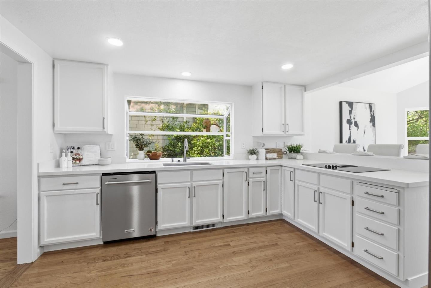 424 Greenbrier RD