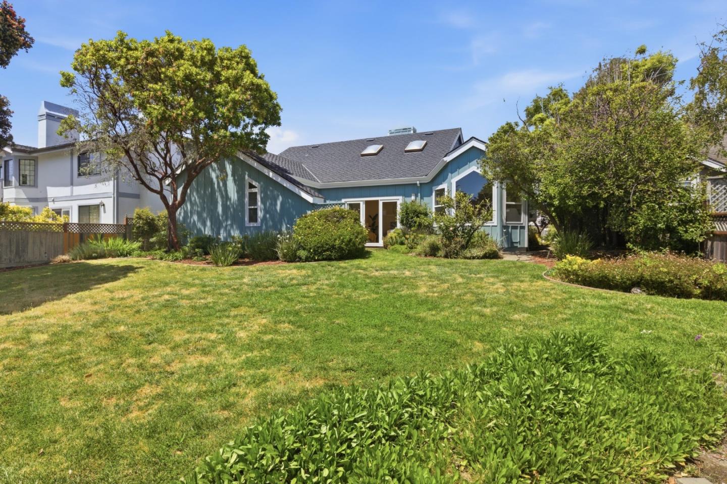 424 Greenbrier RD