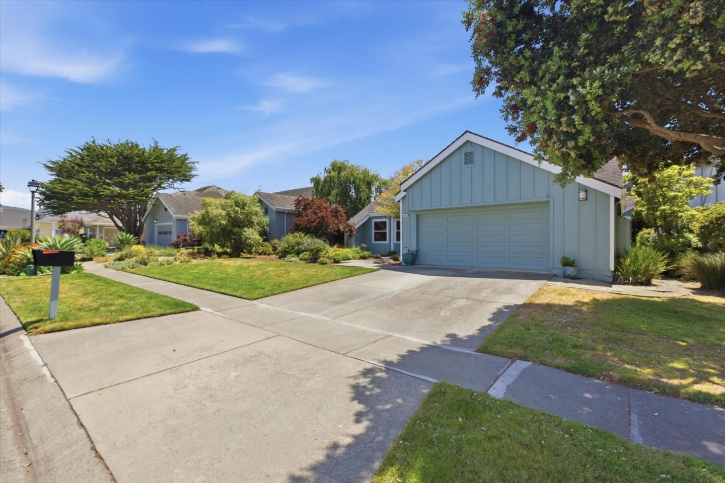 424 Greenbrier RD