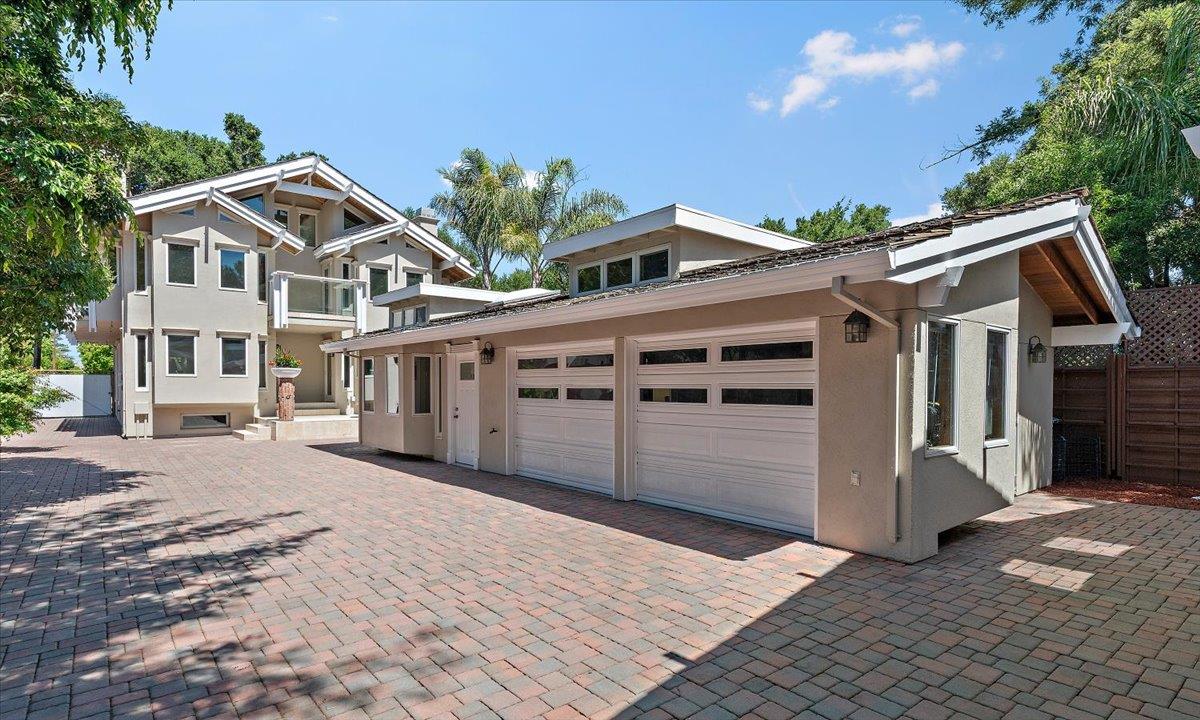 148 Kingsley AVE