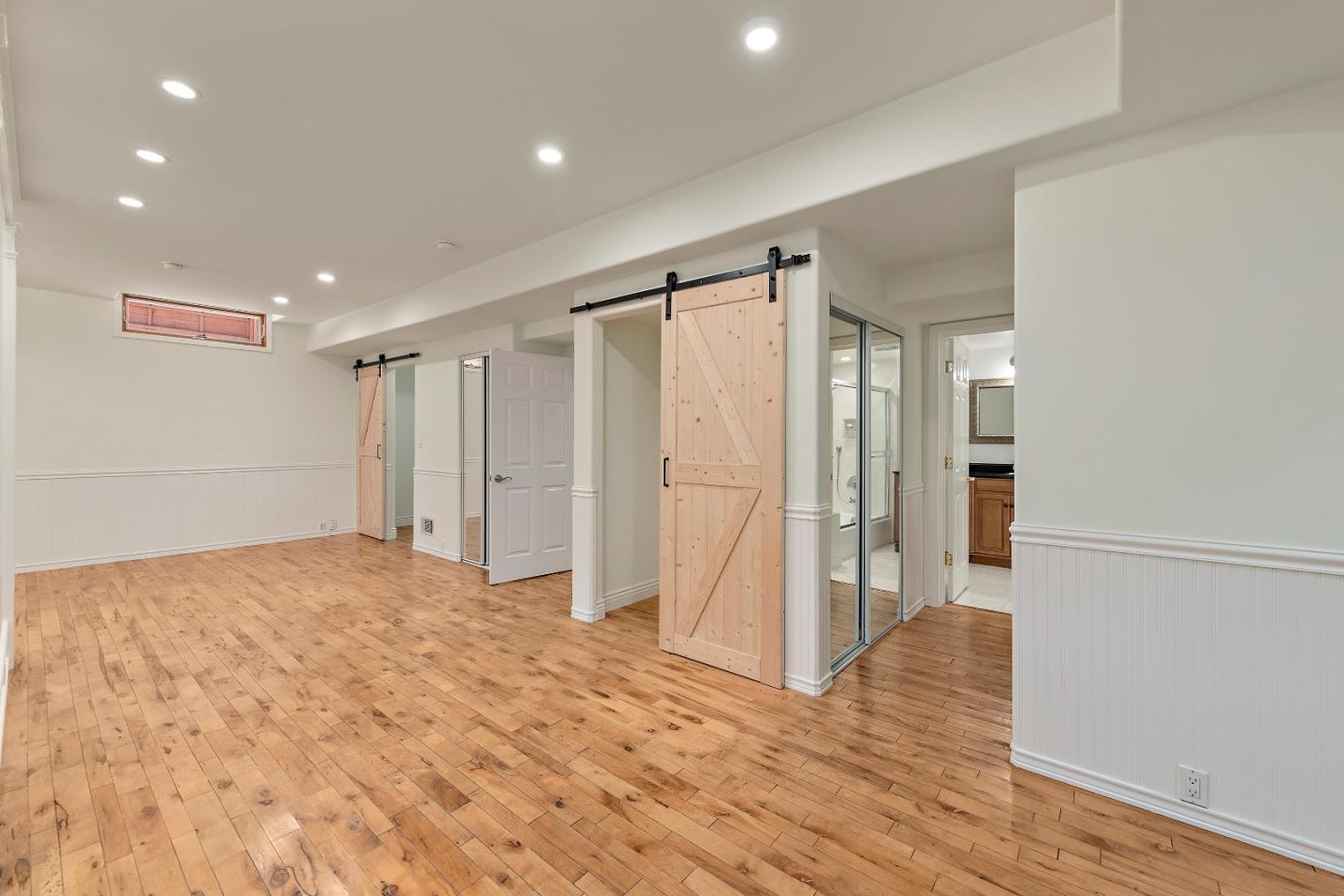 148 Kingsley AVE
