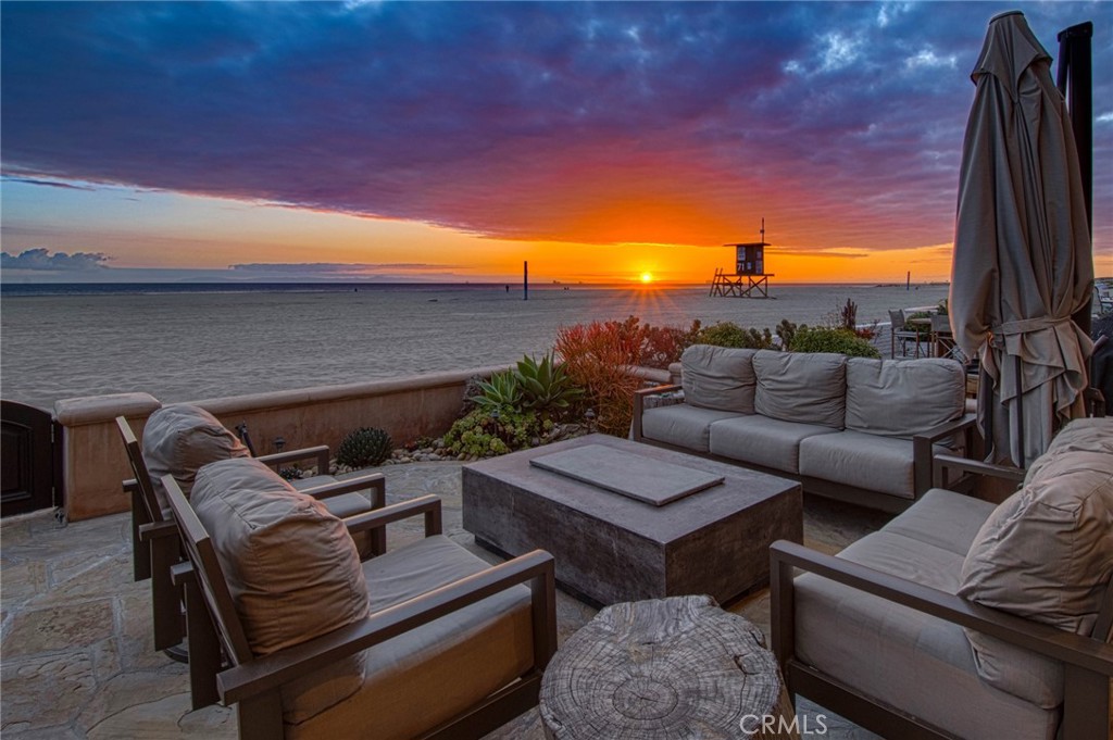 7004 W Oceanfront