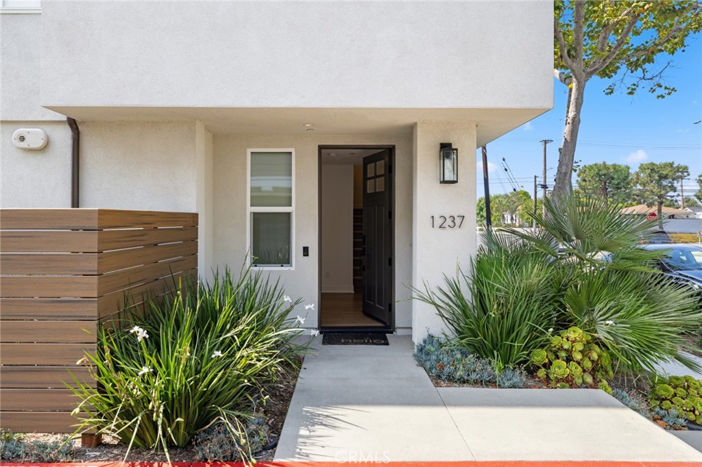 1237 Winslow