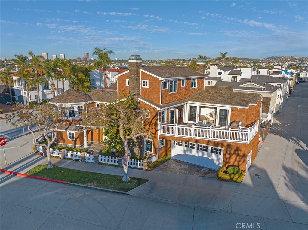 1701 E Balboa Boulevard