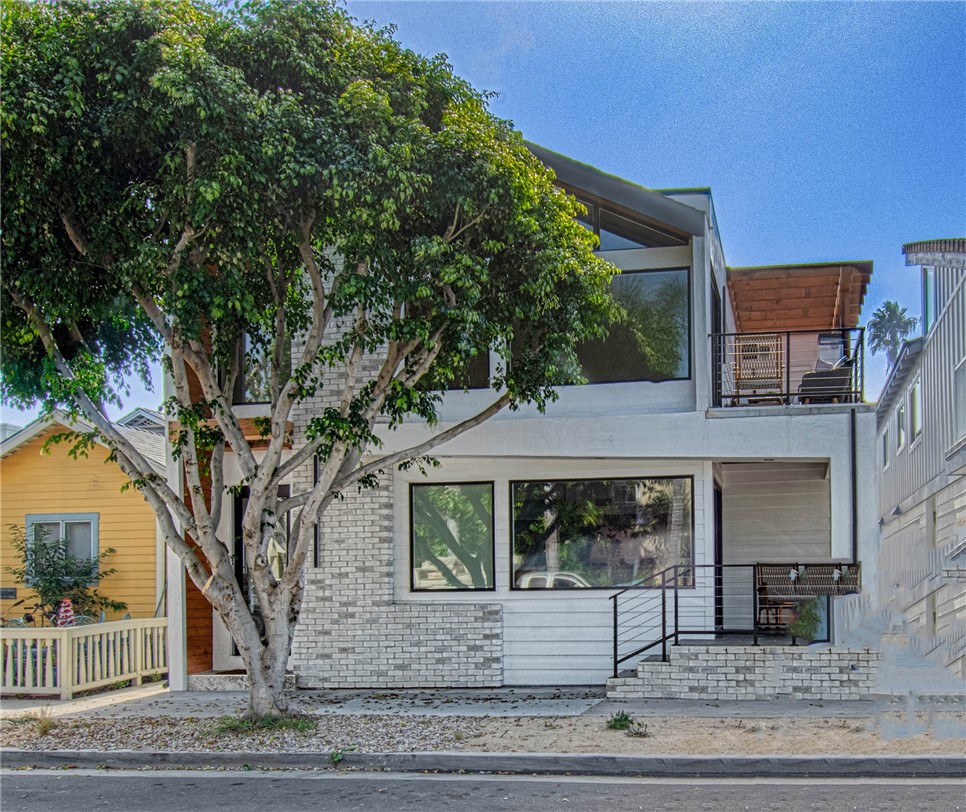 517 W Bay Avenue