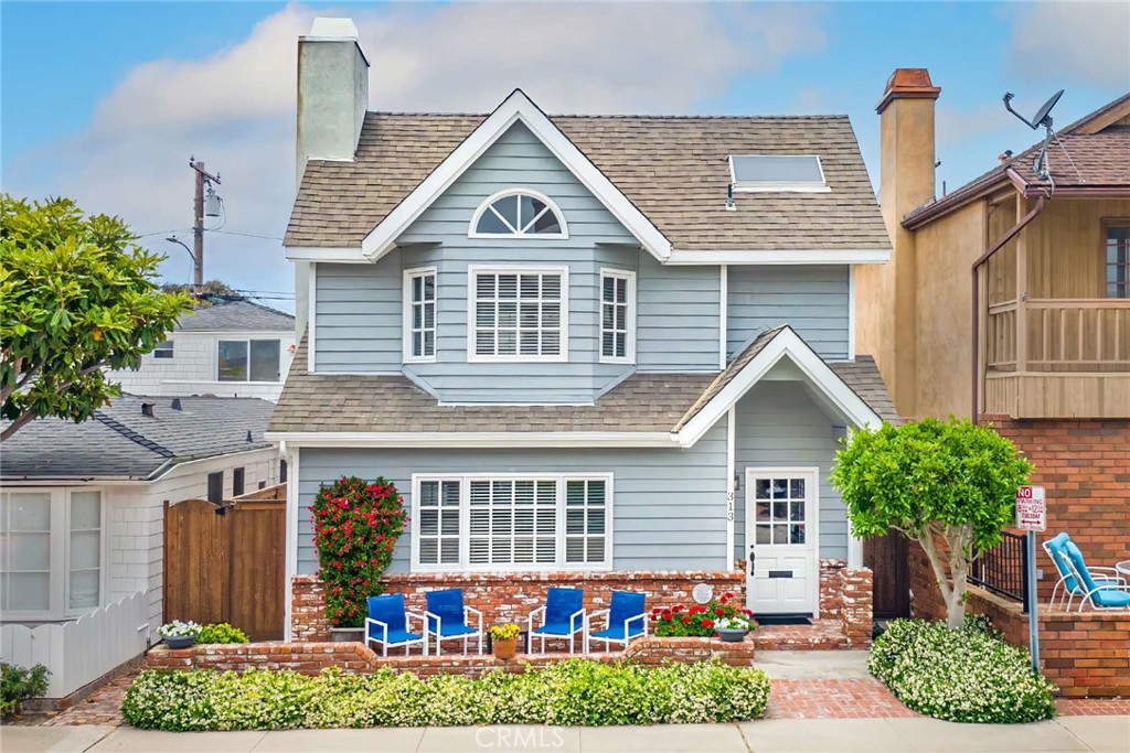 313 Apolena Avenue