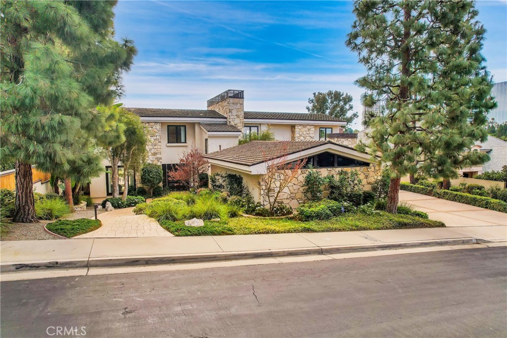 15 Inverness Lane
