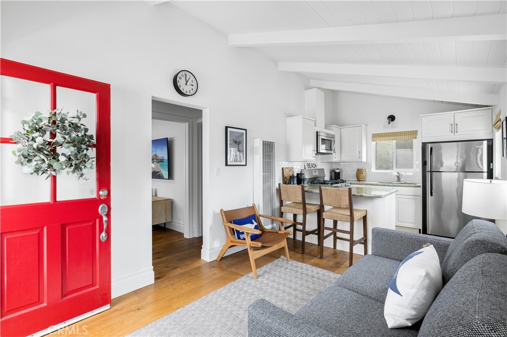 110 1/2 Pearl Avenue