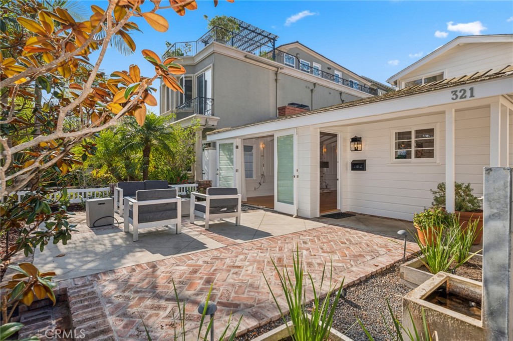 321 Poinsettia Avenue