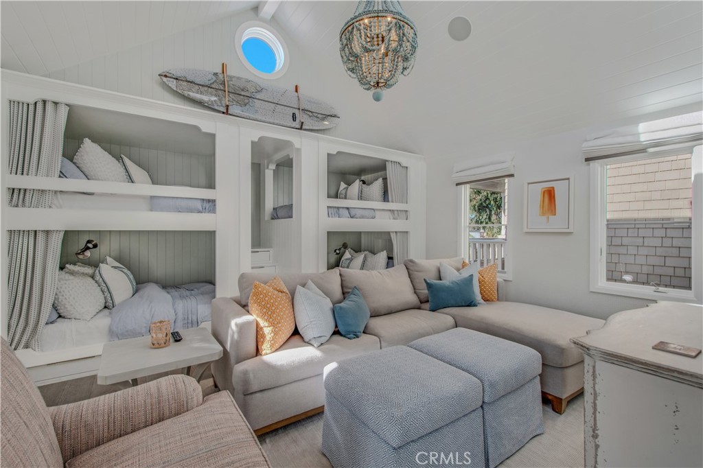 317 E Bay Front
