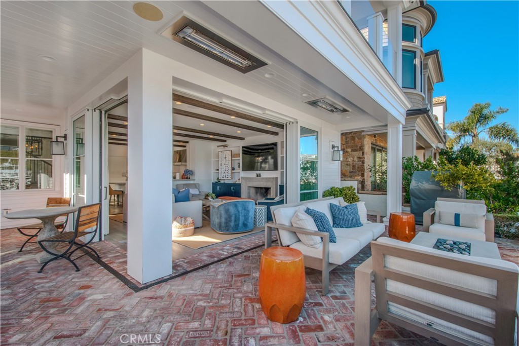 317 E Bay Front