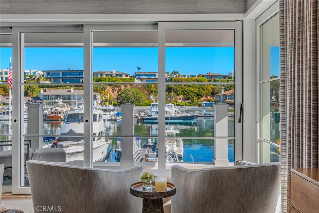 317 E Bay Front