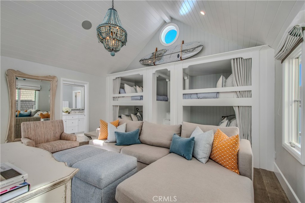 317 E Bay Front