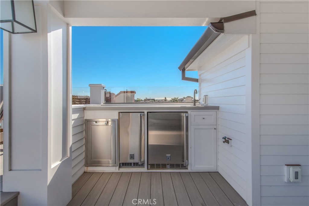 317 E Bay Front