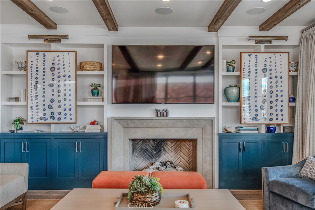 317 E Bay Front