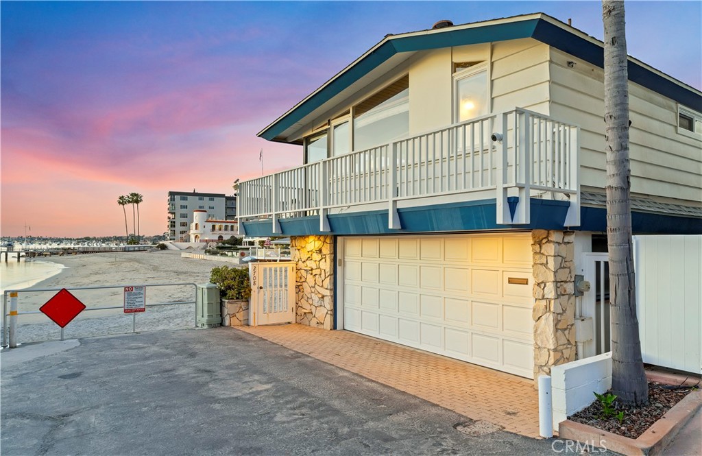 2708 Shell Street