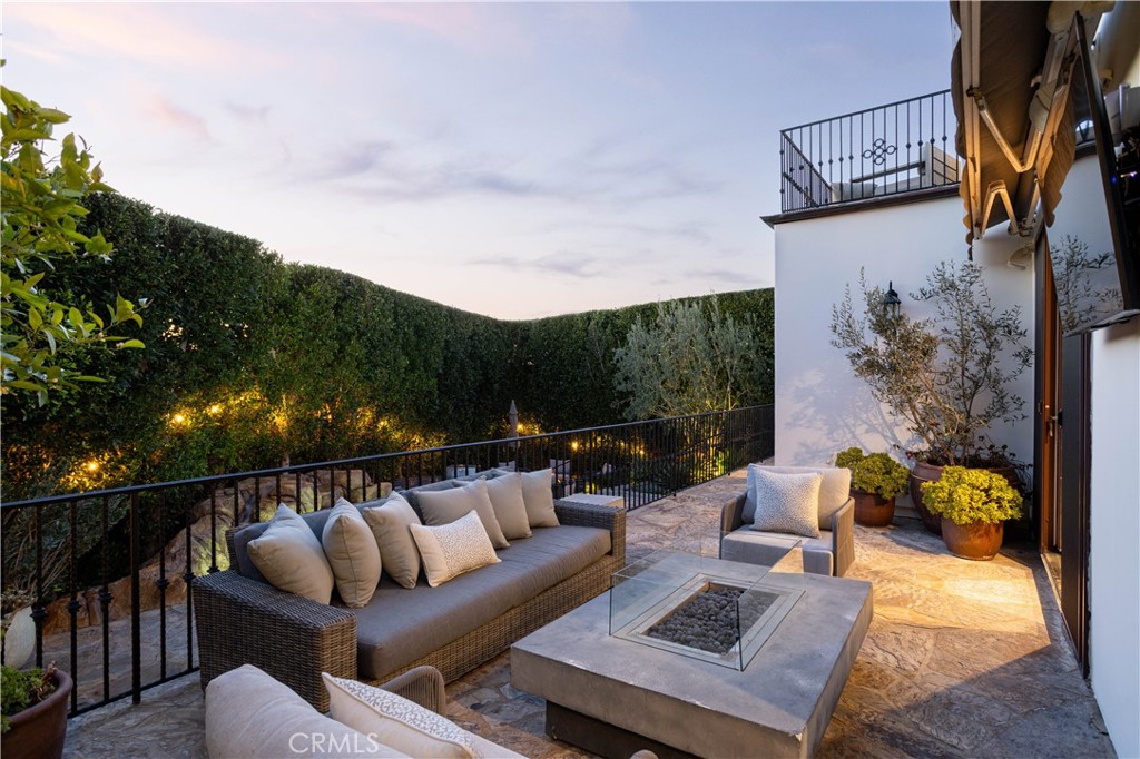 420 De Sola Terrace