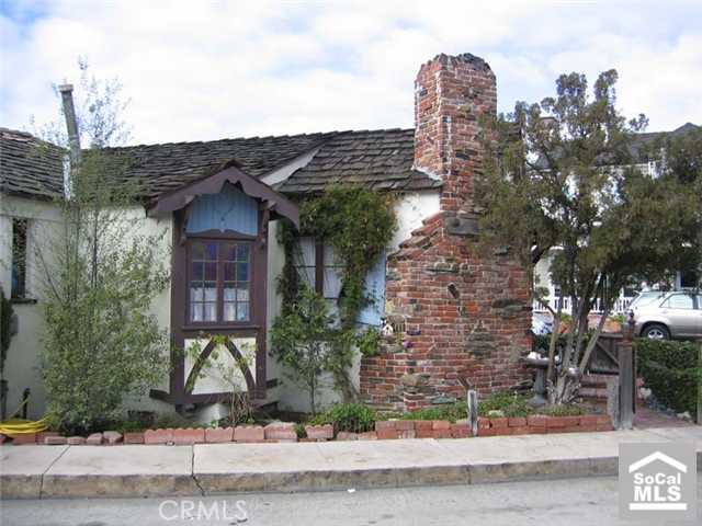 121 COLLINS Avenue