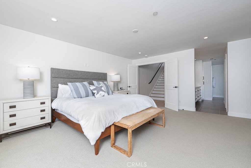 947 W Balboa