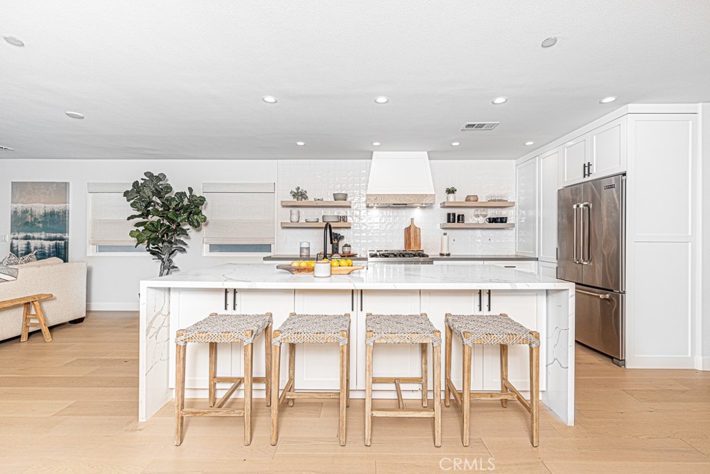 947 W Balboa