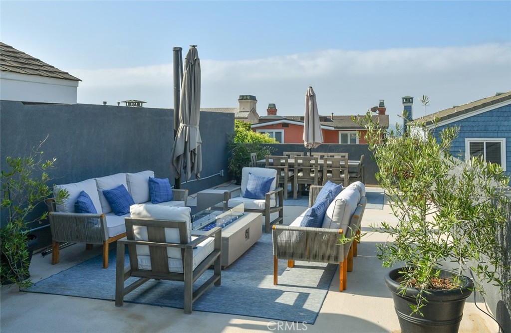 947 W Balboa