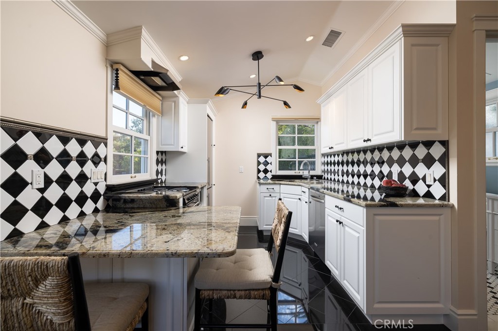 32221 Peppertree