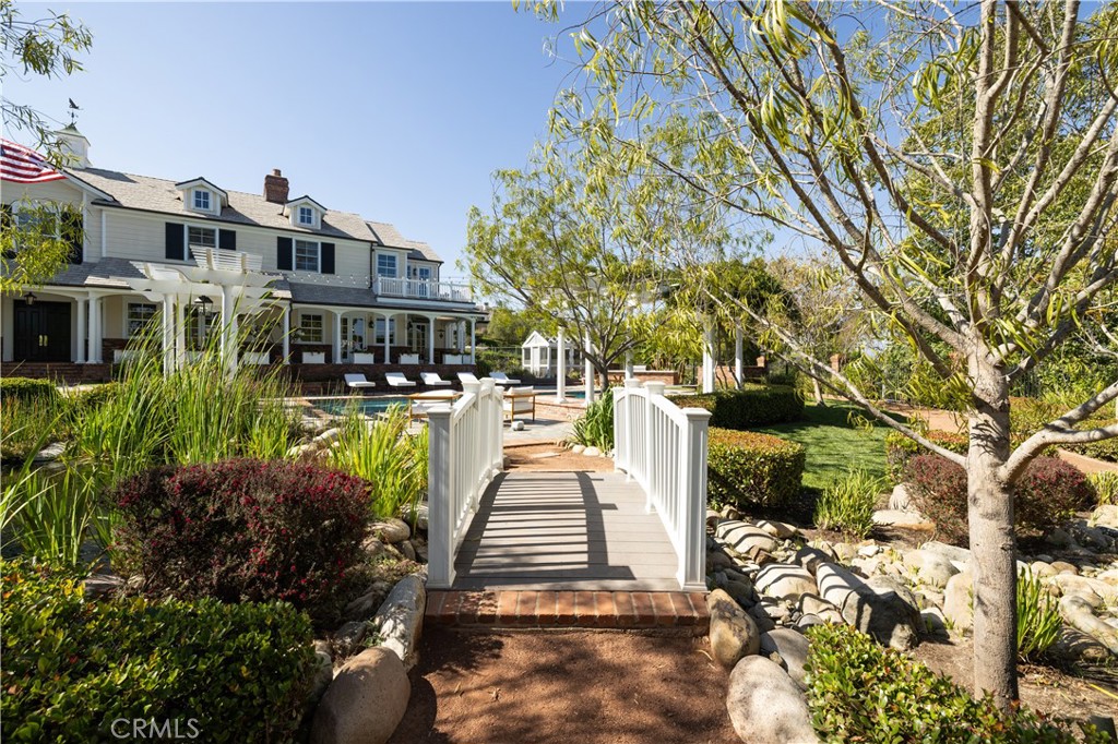 32221 Peppertree
