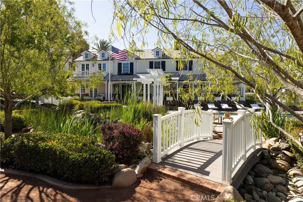 32221 Peppertree