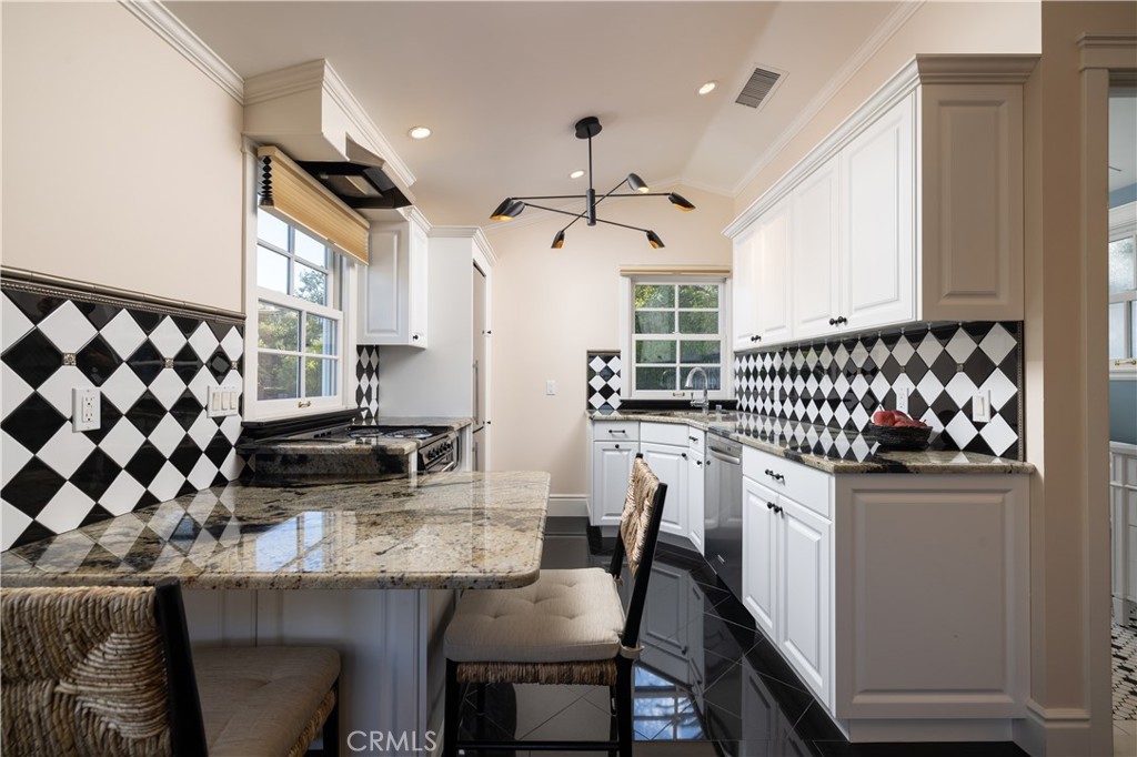 32221 Peppertree