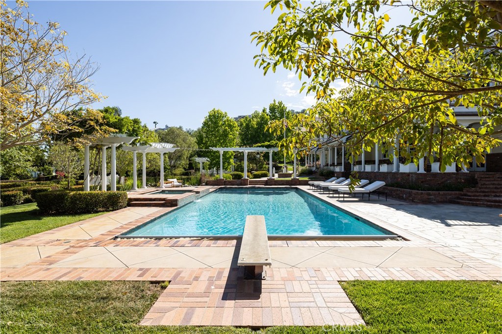 32221 Peppertree