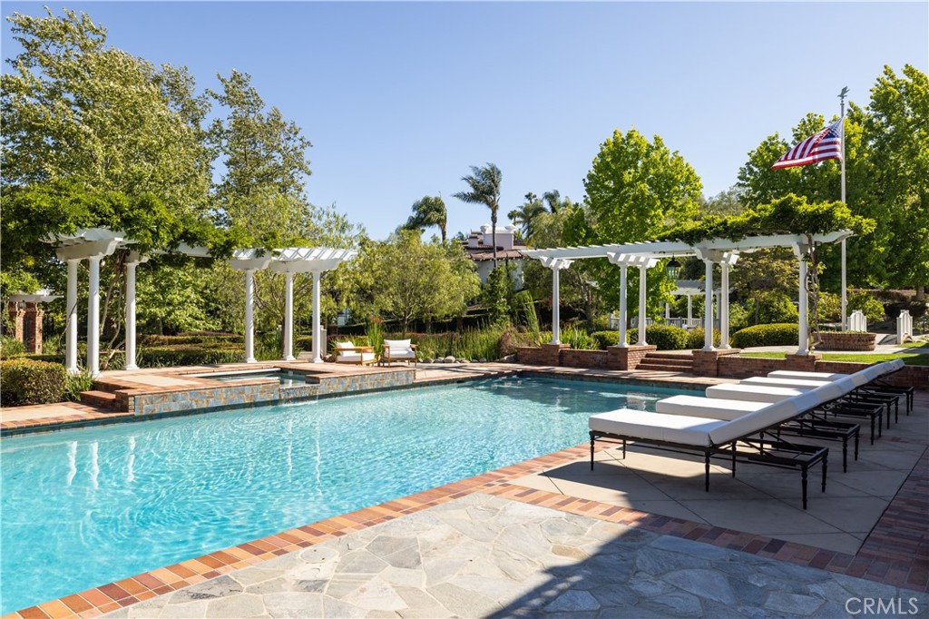 32221 Peppertree