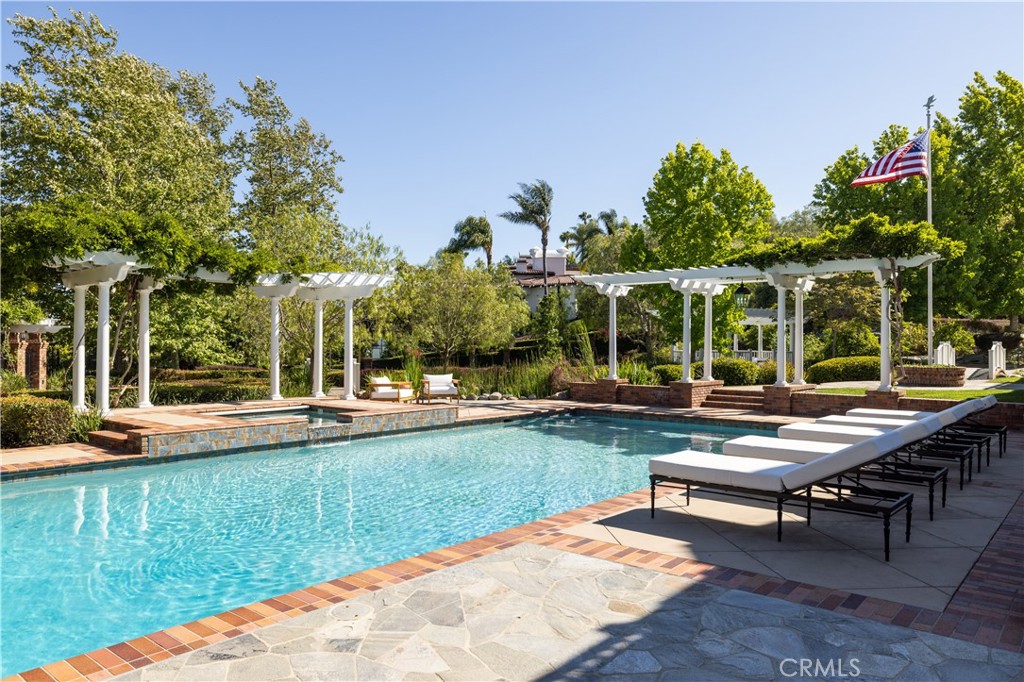 32221 Peppertree
