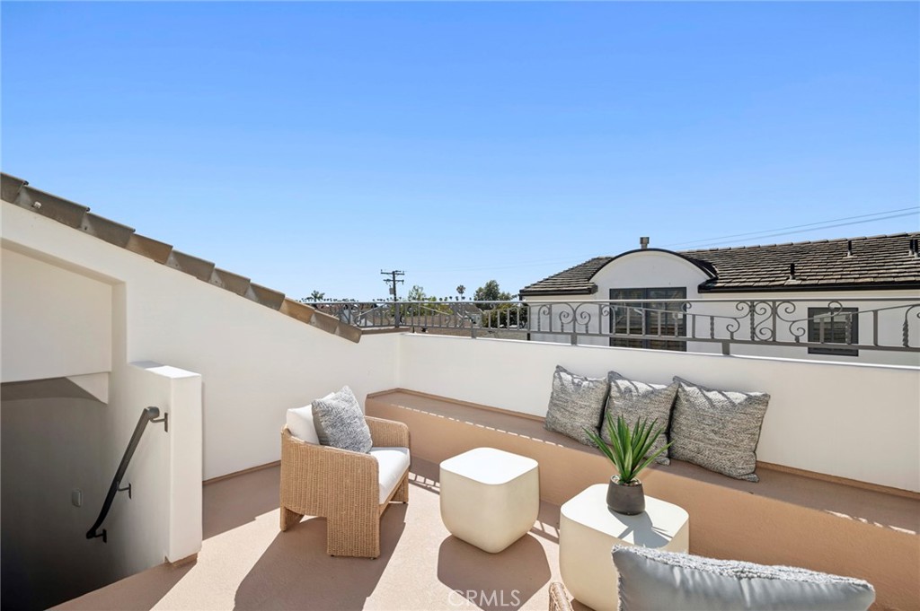 707 Larkspur Avenue