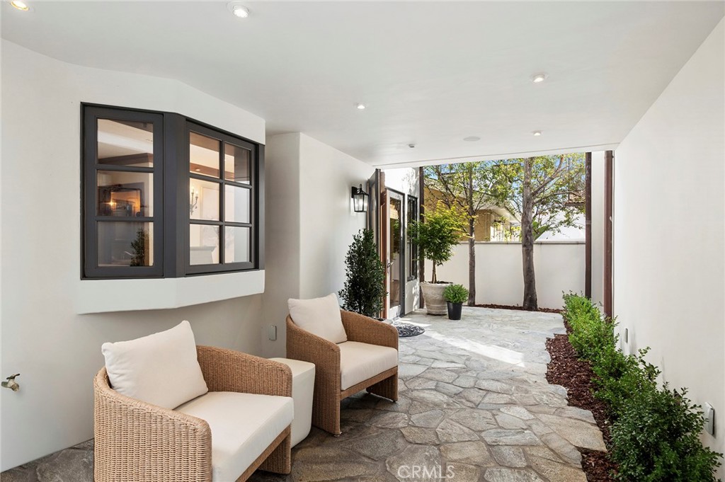 707 Larkspur Avenue