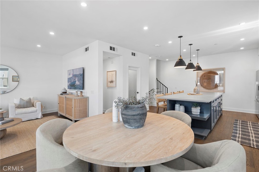 1209 Winslow