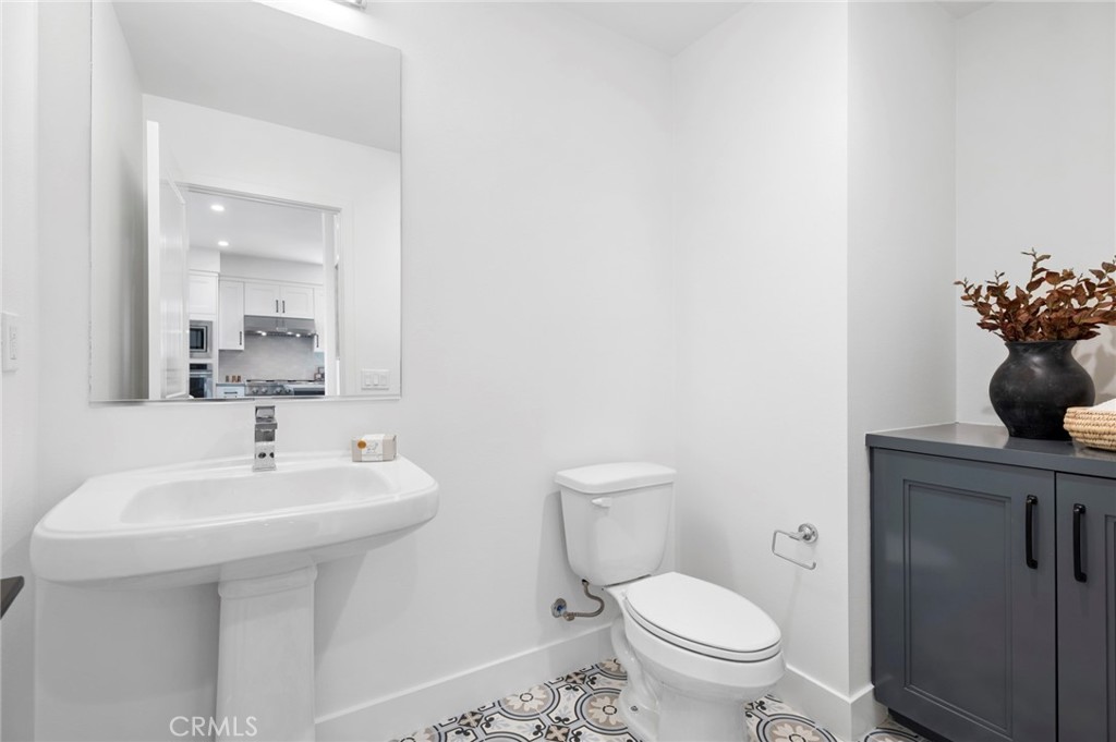 1209 Winslow