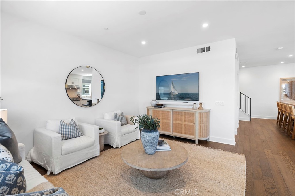 1209 Winslow