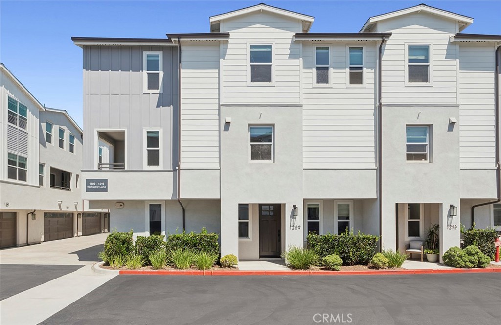 1209 Winslow