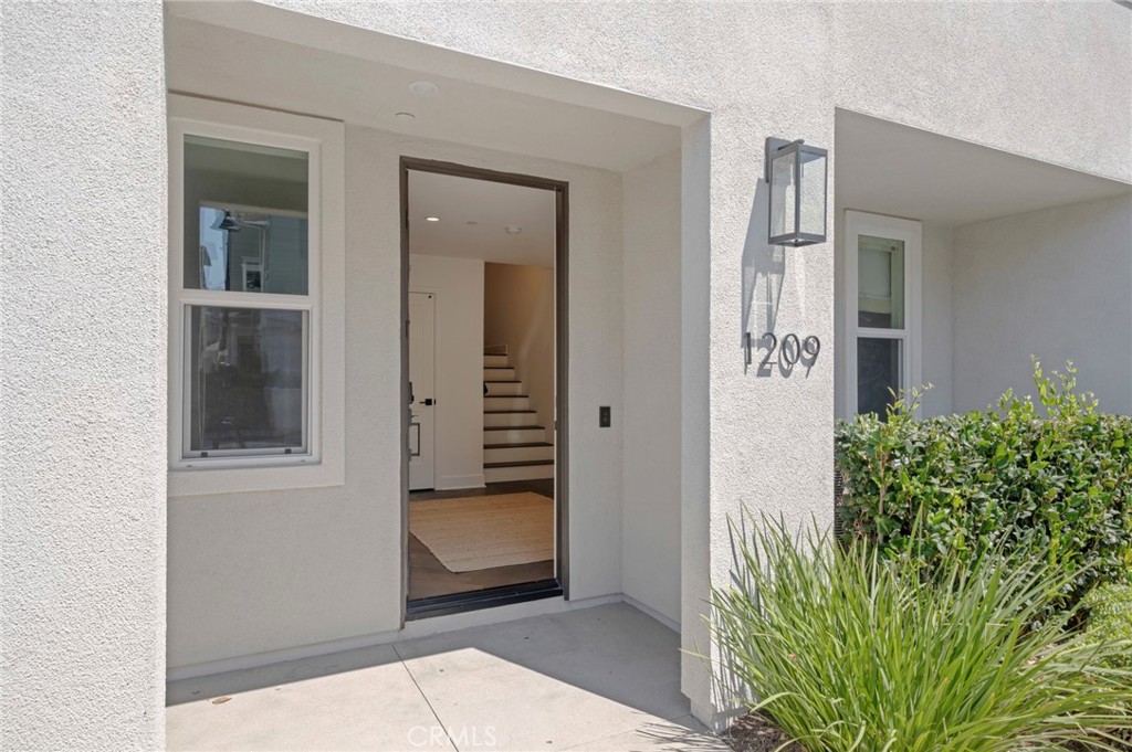 1209 Winslow