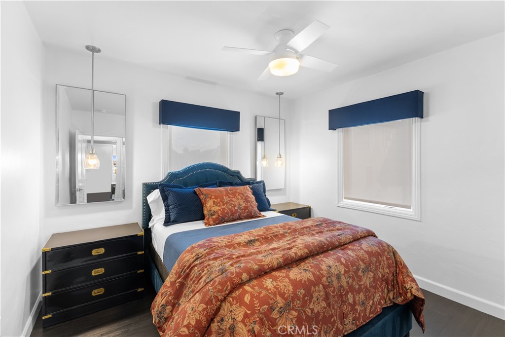 215 E Edgewater