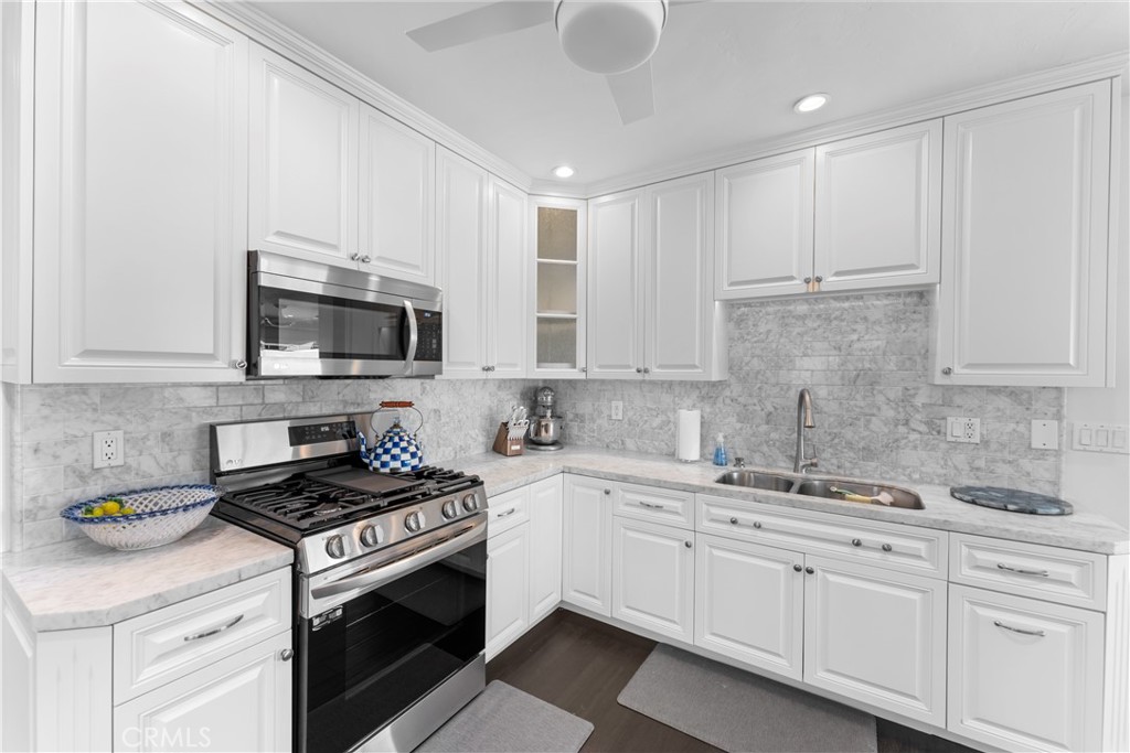 215 E Edgewater