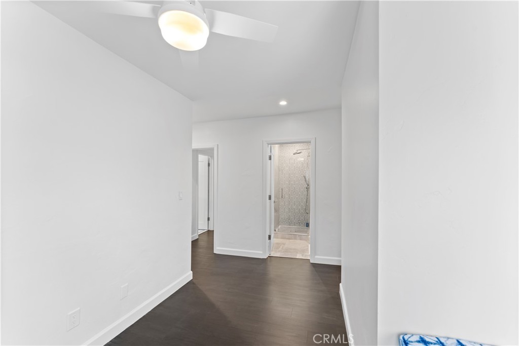 215 E Edgewater