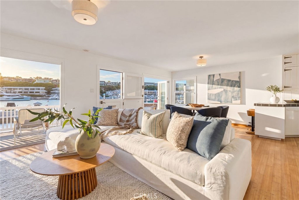 1403 N Bayfront