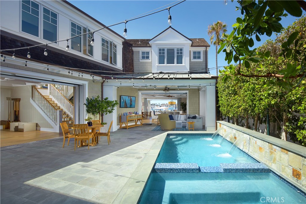 1324 E Balboa Boulevard