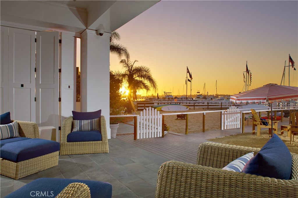 1324 E Balboa Boulevard