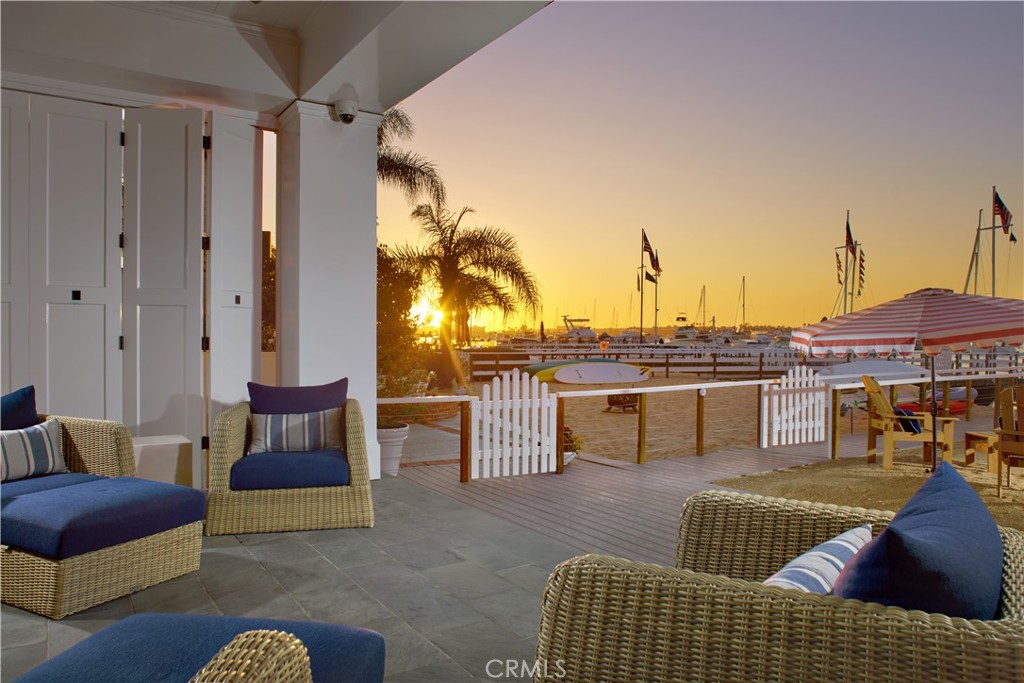 1324 E Balboa Boulevard
