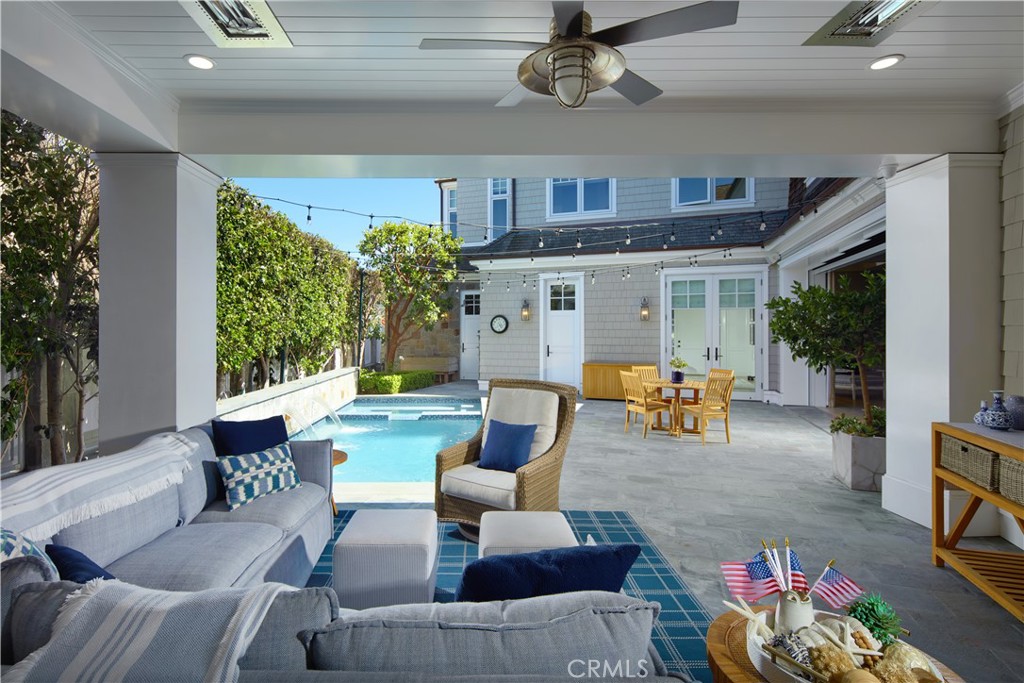 1324 E Balboa Boulevard